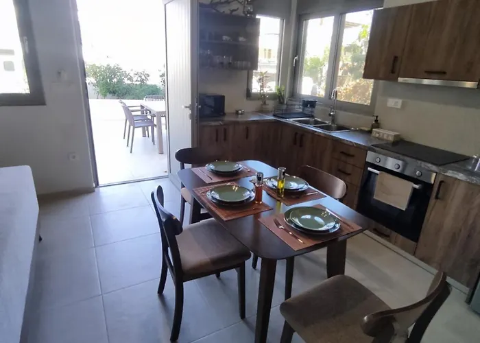 Theofani\'S Apartment